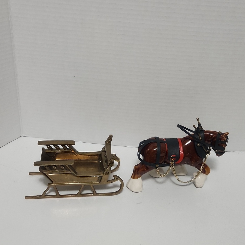 🐎 Porcelain miniture horse & Brass sleigh Vintage Decor
